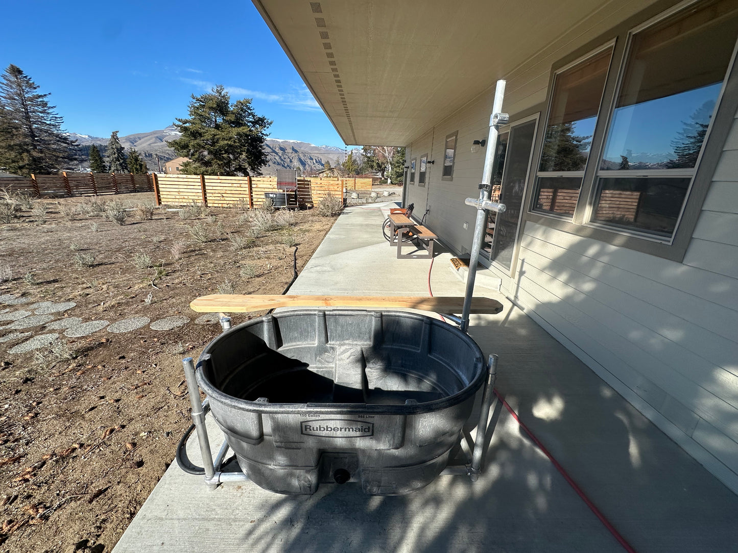 Freshwater Hot Tub Stand w/Sideboard Kit