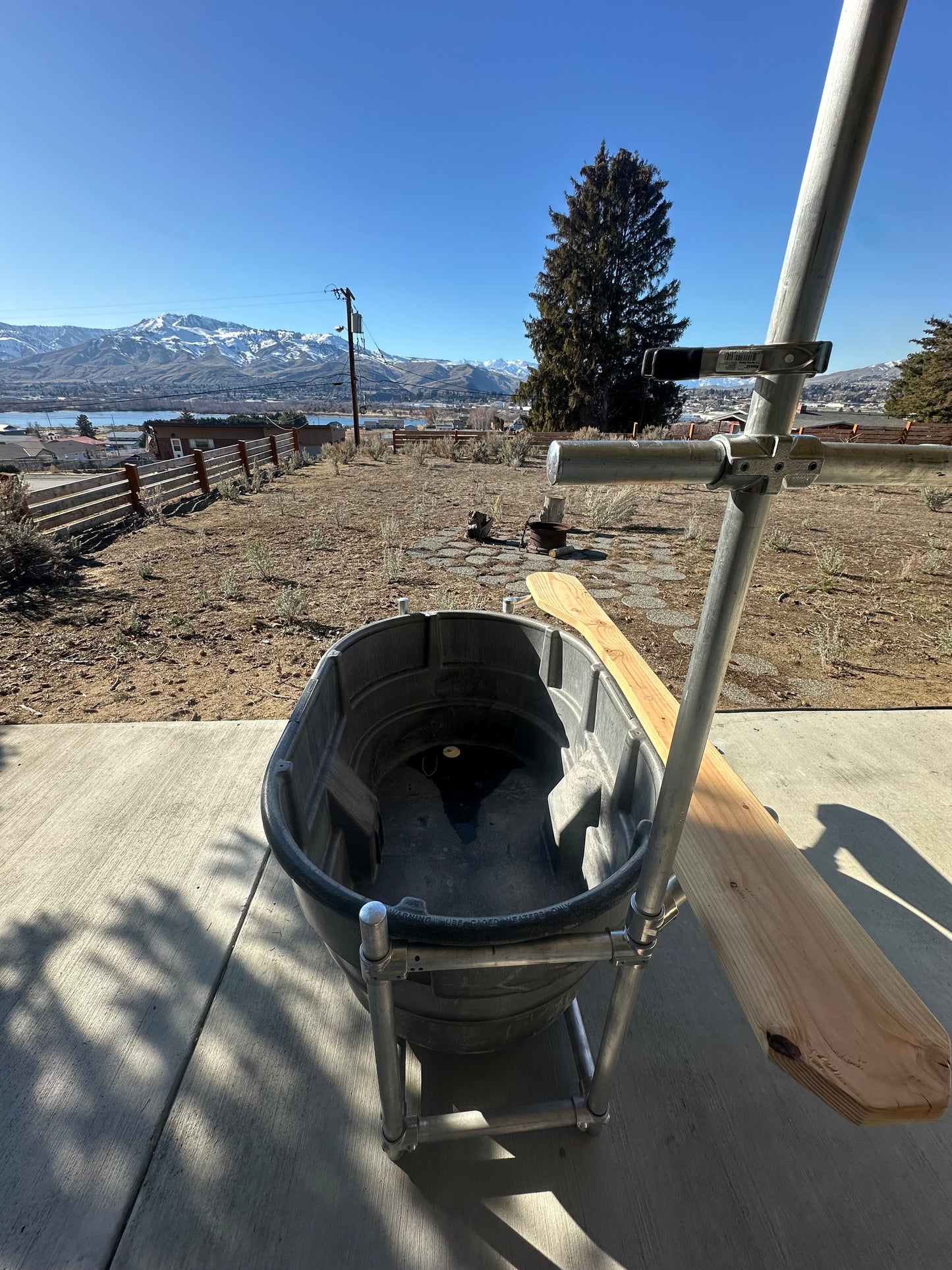Freshwater Hot Tub Stand w/Sideboard Kit